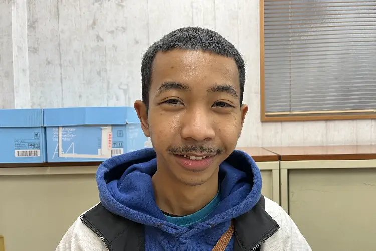 スタッフ紹介03